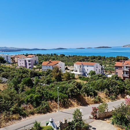 Apartment Luka With Balcony, Sea View And Free Parking Szybenik Zewnętrze zdjęcie