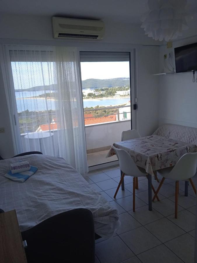 Apartment Luka With Balcony, Sea View And Free Parking Szybenik Zewnętrze zdjęcie