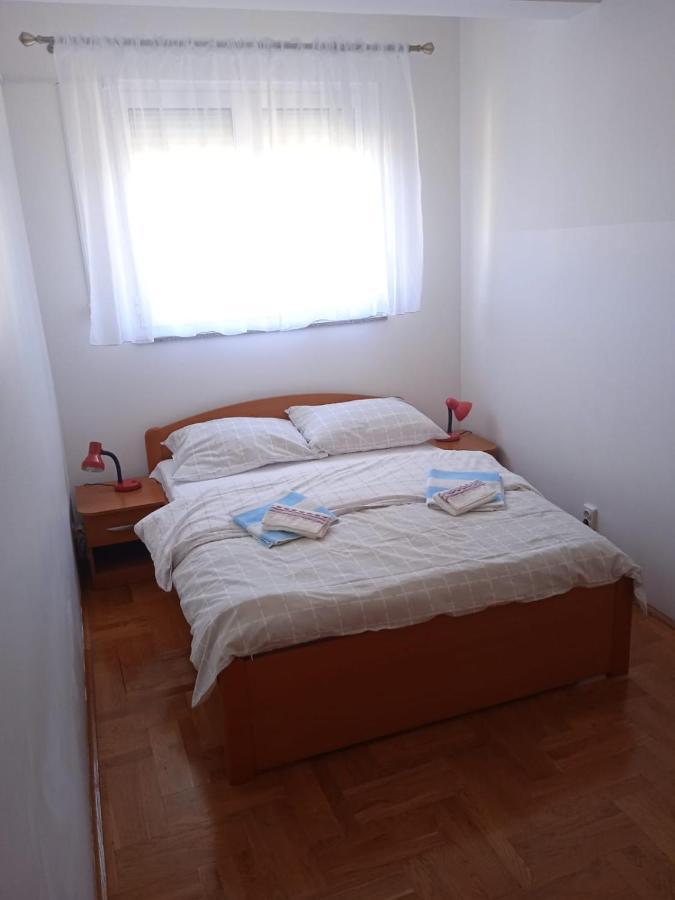 Apartment Luka With Balcony, Sea View And Free Parking Szybenik Zewnętrze zdjęcie